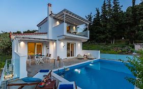 Villa Amarandos